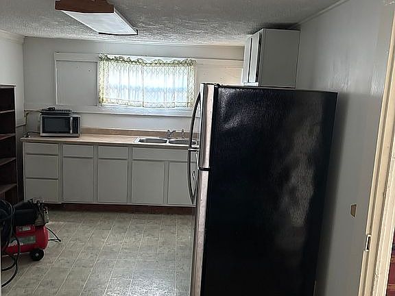 2nd image of 109 Jackson St