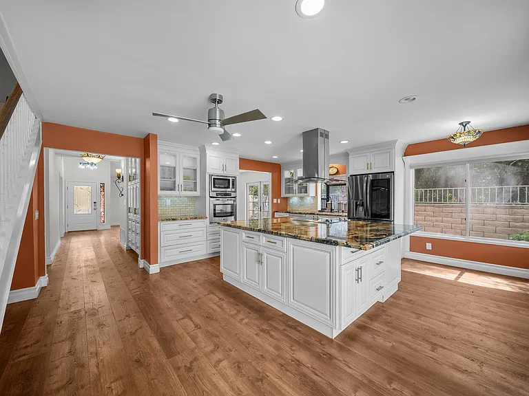561 Walter Ave — Photo 36