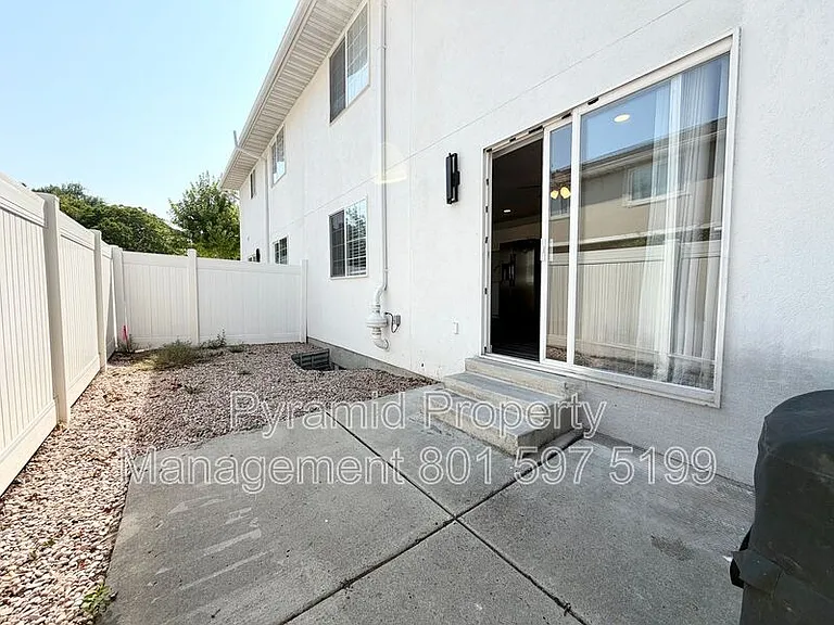 3178 S 945 E #B — Photo 17
