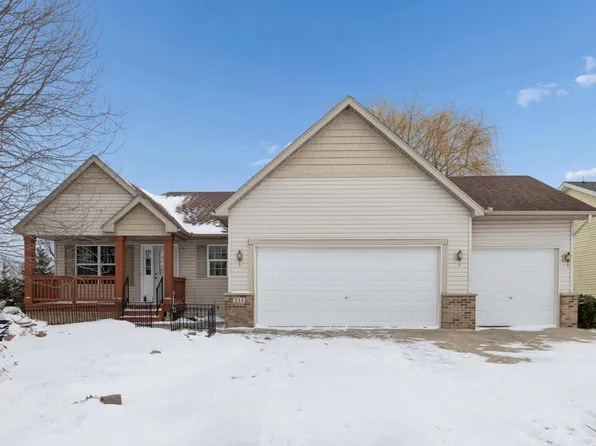 211 7th St S, Winsted, MN 55395