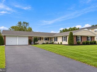 251 Tiffany Ln, Willingboro, NJ 08046