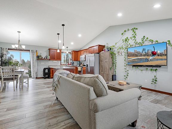 4th image of 505 9th Avenue Ct NE