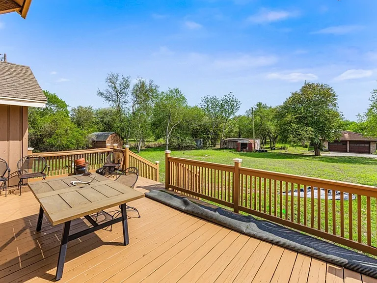 3935 Monta Dr — Photo 2