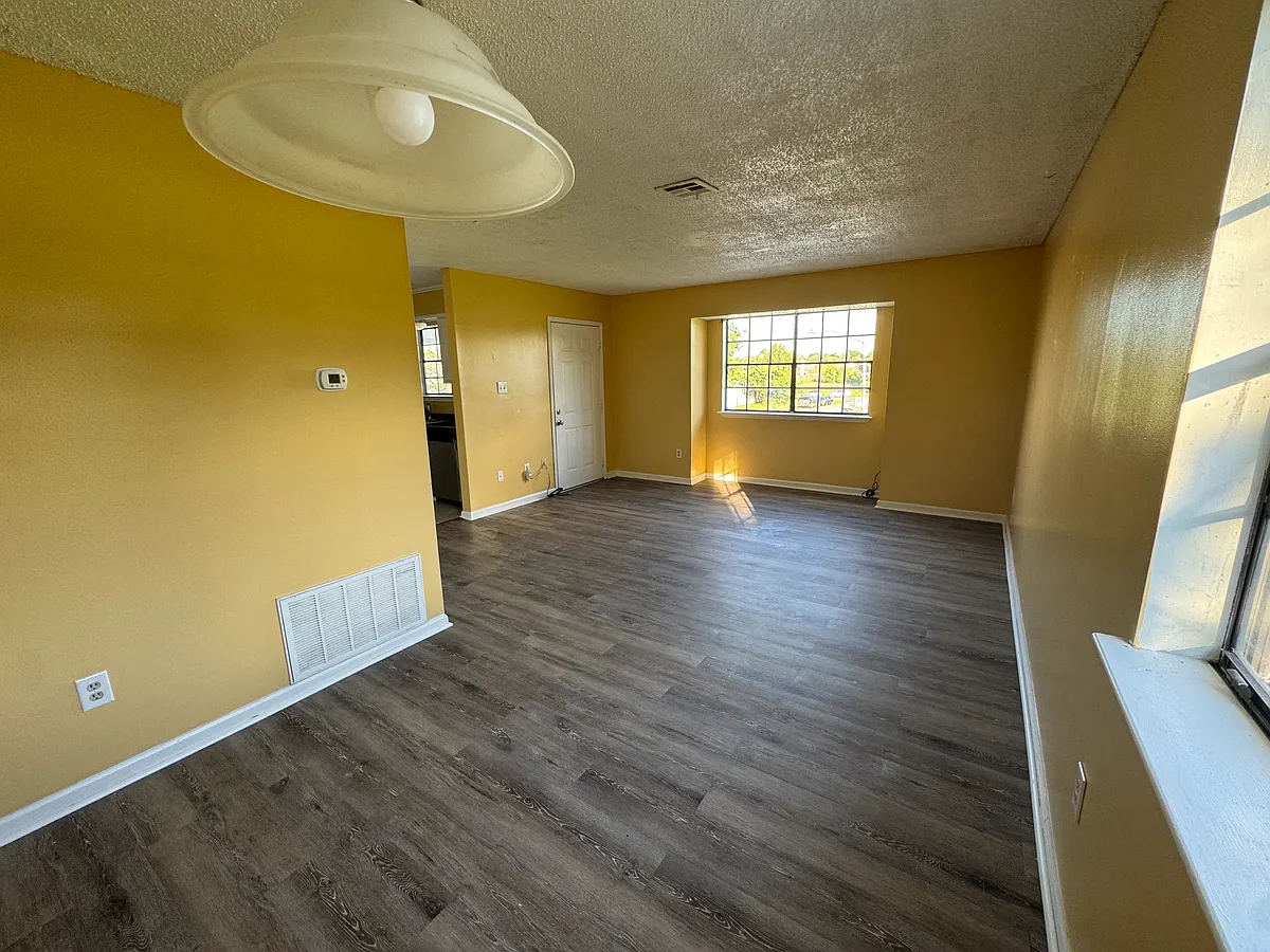 Building Photo - 116 Vieux Orleans Cir #C