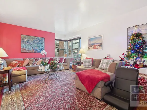 570 Grand St APT H1405, New York, NY 10002