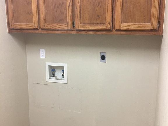 5th image of 946 Parkdale Dr