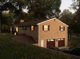 3902 Hardt Dr, Gibsonia, PA 15044