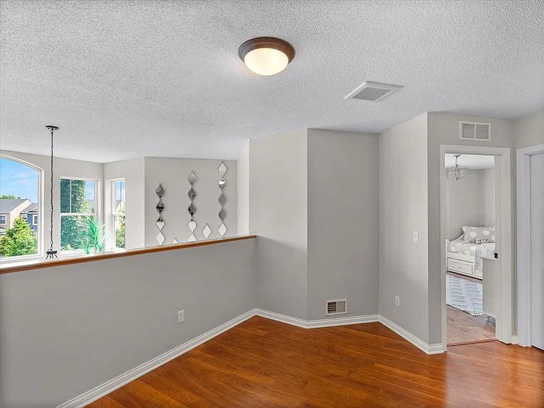 9660 Washington Blvd #3 — Photo 22
