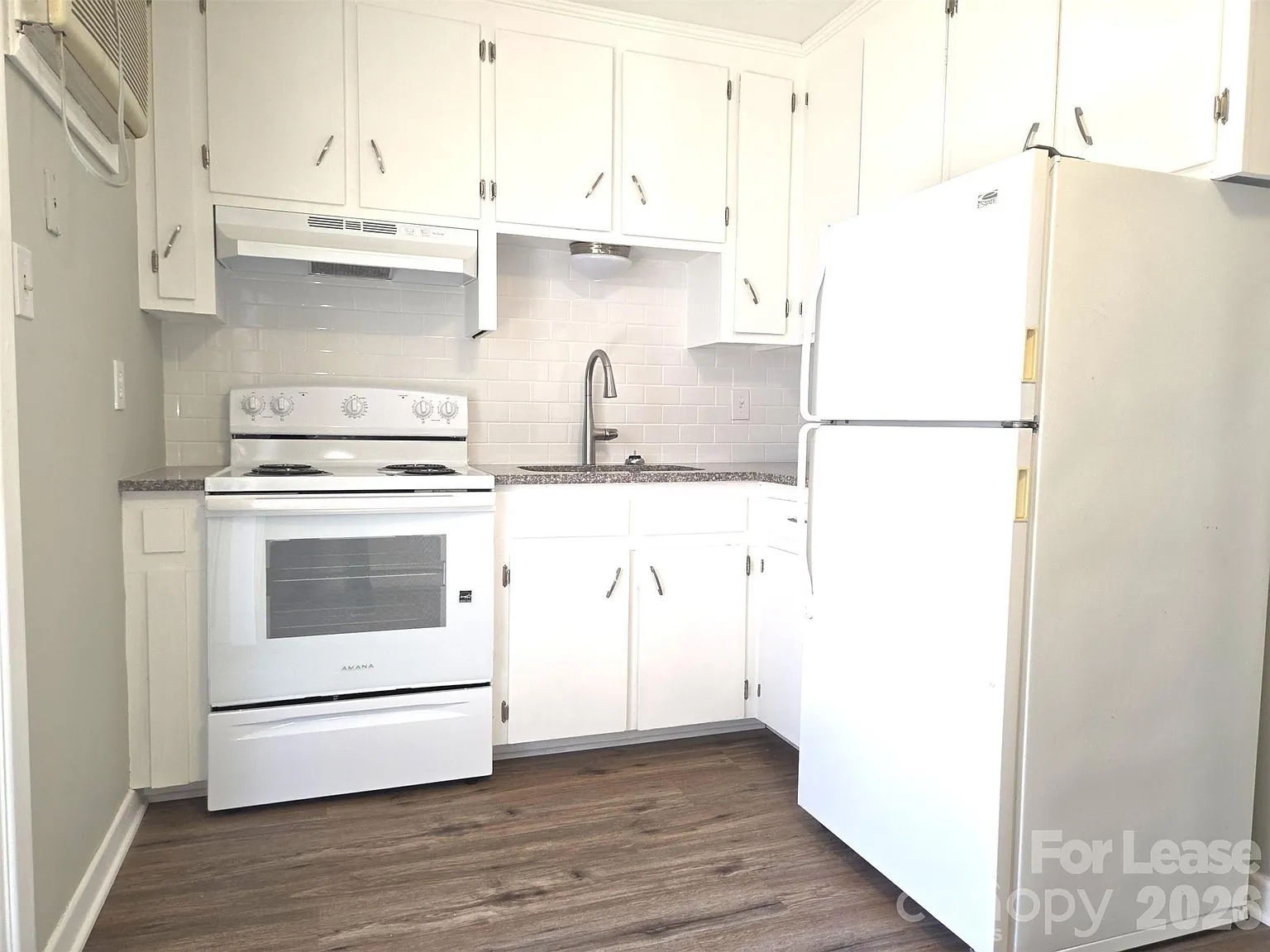 1 bed, 1.0 bath, $1,075 — Photo 2