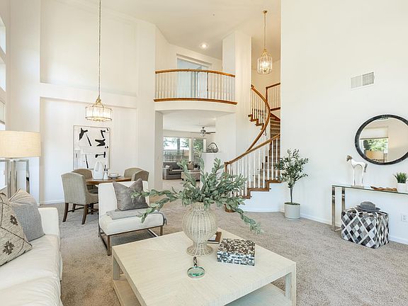 3rd image of 1451 Gordon Drive