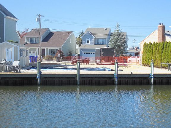 3rd image of 9 Halsey Dr
