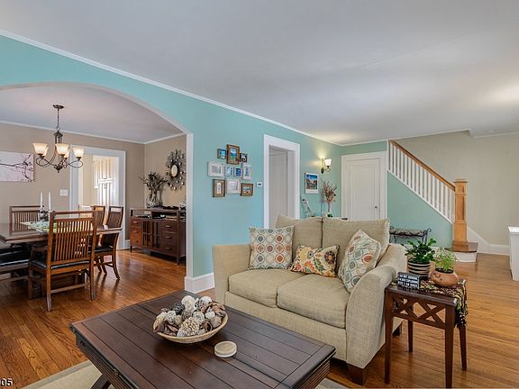 4th image of 52 Lincoln Ave