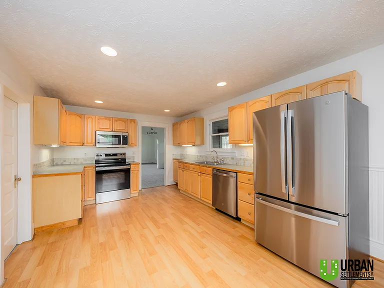 724 E Ermina Ave — Photo 13