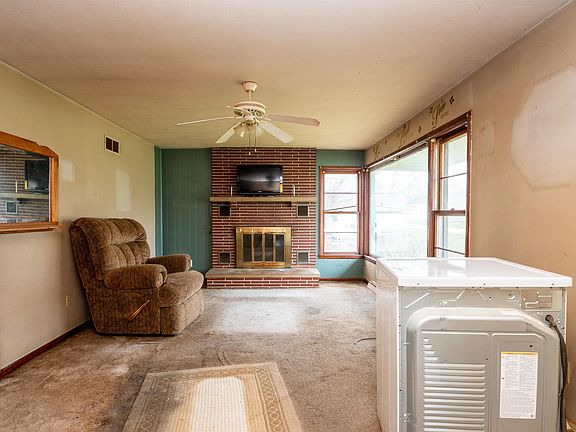 5th image of 5024 E Lawrence Ave