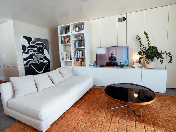 1801 S Treasure Dr APT 526, North Bay Village, FL 33141