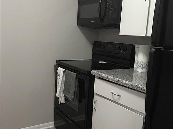 4th image of 6210 Robinson St APT 1