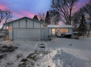 10424 Sunset Ave, Circle Pines, MN 55014