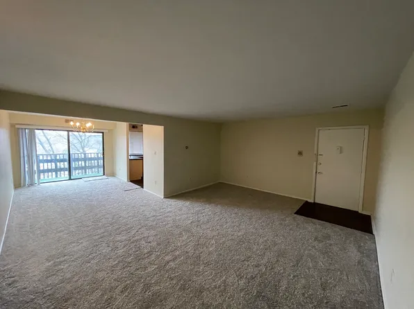 1590 Alta Dr APT D18, Whitehall, PA 18052