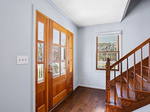 5th image of 124 Cox Worth Ct