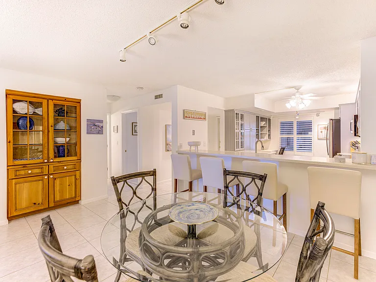 2571 NE Ocean Blvd #104 — Photo 8
