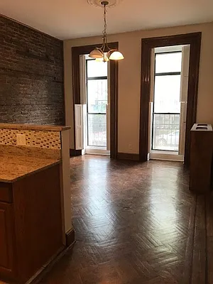 Rented by Heights Realty Advisors | media 28