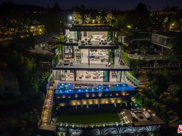 2304 Donella Cir, Los Angeles, CA 90077