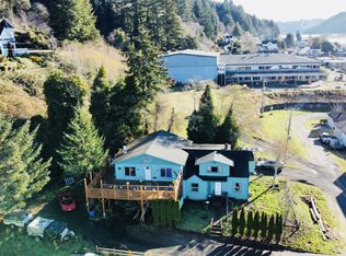 1001 1st St, Gardiner, OR 97441