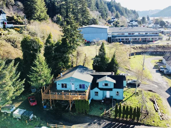 1001 1st St, Gardiner, OR 97441