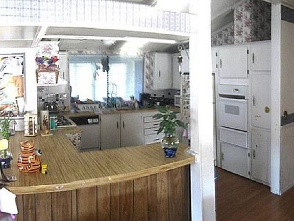 5th image of 319 Chateau La Salle Dr