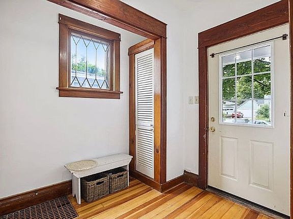 3rd image of 301 Center St