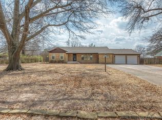 1616 E 7th St, Okmulgee, OK 74447