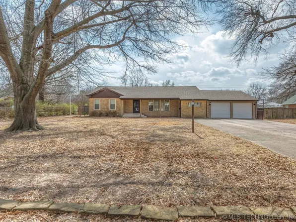 1616 E 7th St, Okmulgee, OK 74447