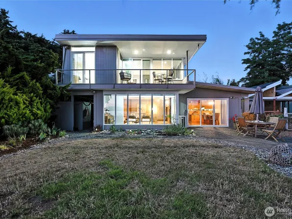 78 Point Fosdick Drive NW, Gig Harbor, WA 98335