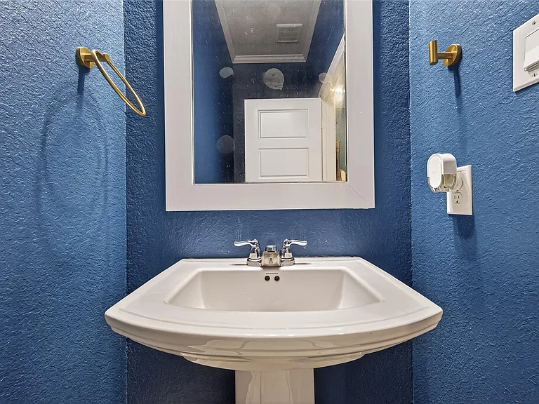 1643 Pickford Knolls Ln — Photo 17