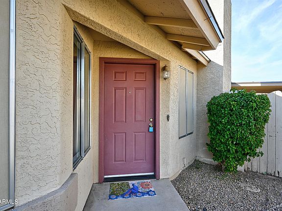 3rd image of 3132 E Siesta Ln
