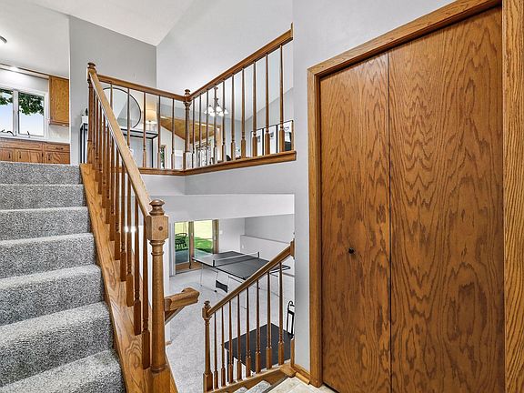 5th image of 308 6th St NE