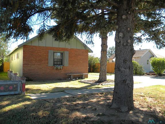 5th image of 418 Cherry St