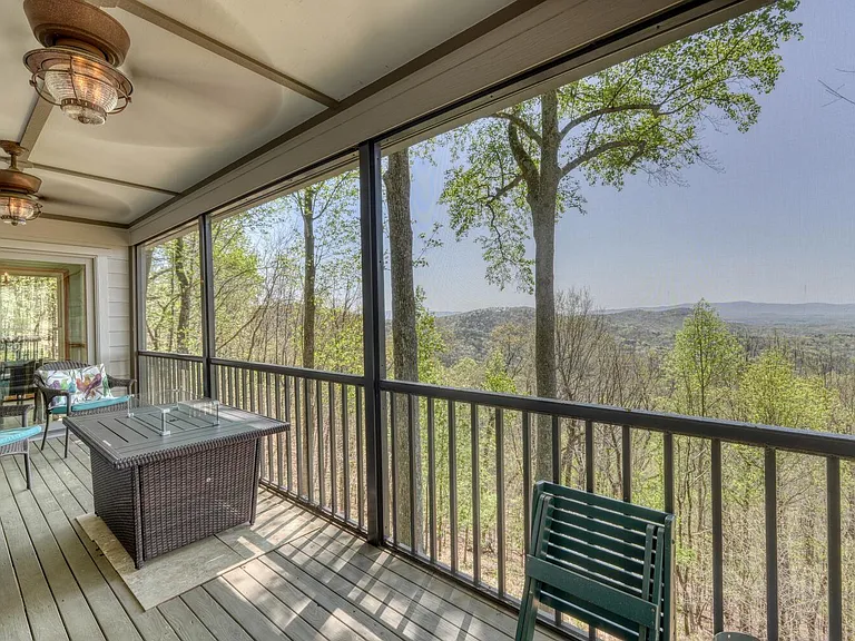 1142 Walnut Rdg — Photo 3