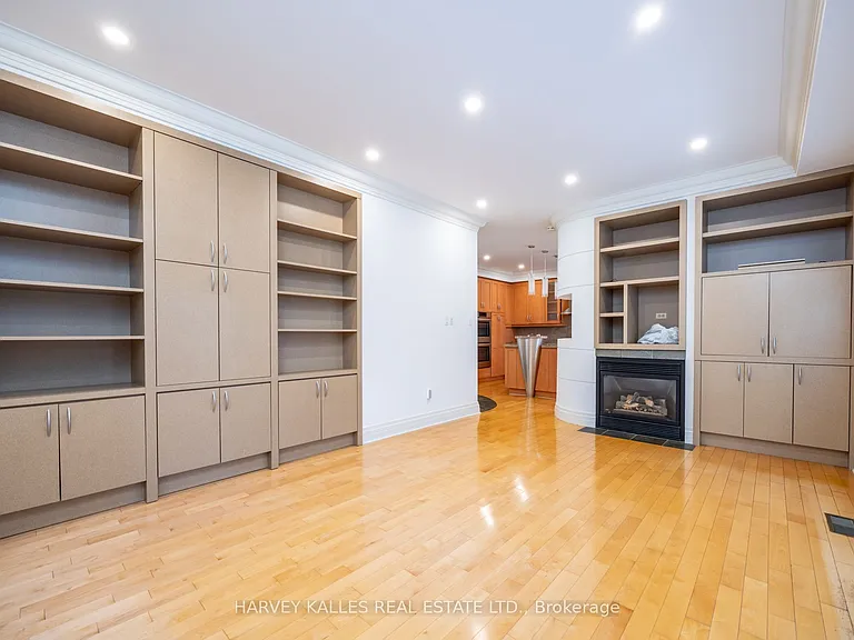 495 Deloraine Ave — Photo 24