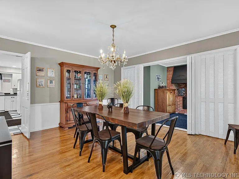 1525 Hillcrest Dr — Photo 9