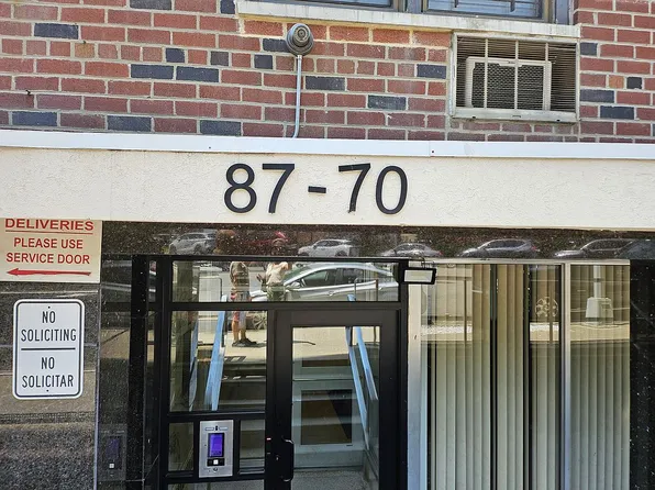 87-70 173rd St #5-N, Jamaica, NY 11432