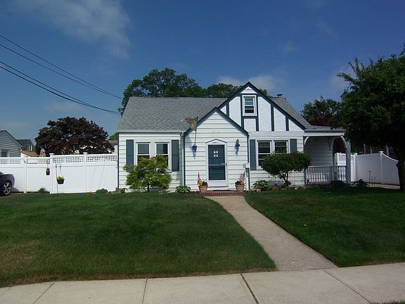 2nd image of 15 Cedar Dr