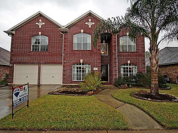 2nd image of 923 Portsmouth Dr