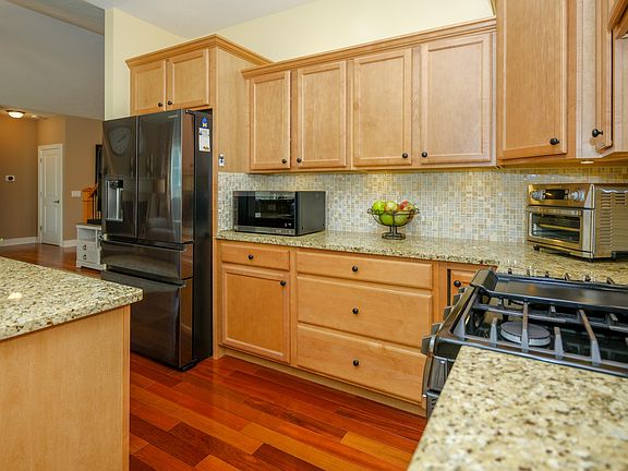 4th image of 8757 Tiburon Ln