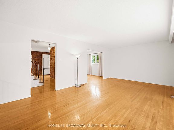 5th image of 212 Bayview Fairways Dr