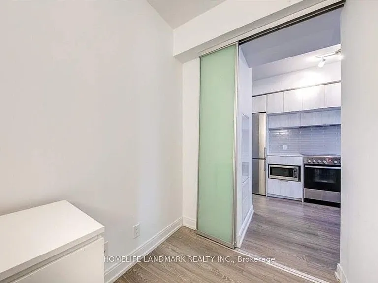 181 Dundas St E #3815 — Photo 3