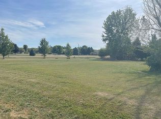 210 Valley Ct, Goodfield, IL 61742