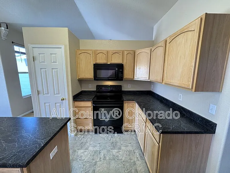 1305 Lords Hill Dr — Photo 22
