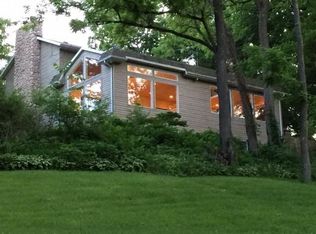 2260 W Hill Rd, Muscatine, IA 52761