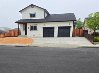 2020 Crimson Ln, Santa Rosa, CA 95403